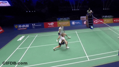 A Badminton Court With Advertisements For Yonex And Hsbc On The Walls GIF