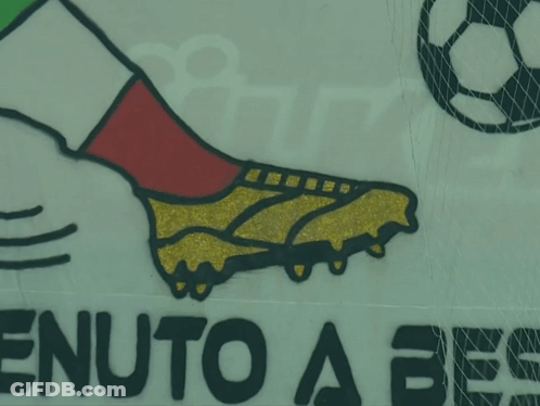 A Banner That Says Benvenuto A Besiktas Immobil On It GIF