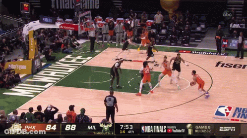 A Basketball Game Between Milwaukee And The Phoenix Suns GIF