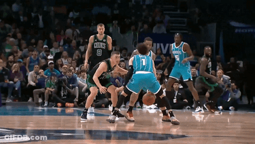A Basketball Game Between The Celtics And The Harrier 'S GIF