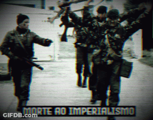 A Black And White Photo Of Soldiers With The Words Morte Ao Imperialismo In The Upper Right Corner GIF