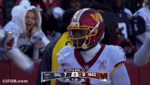 A Football Game Is Being Played Between The Dal 7 And The Was Team GIF