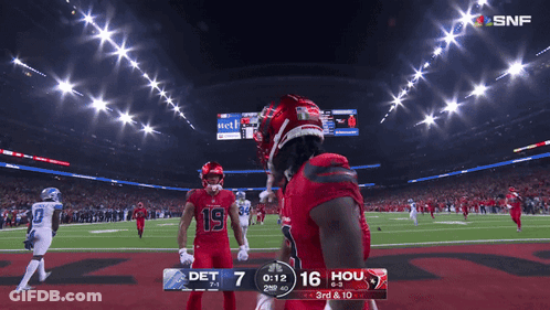 A Football Game Is Being Shown On Snf And The Score Is 16 To 7 GIF