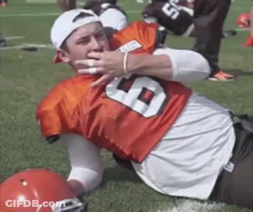 A Football Player Wearing A Jersey With The Number 8 On It GIF