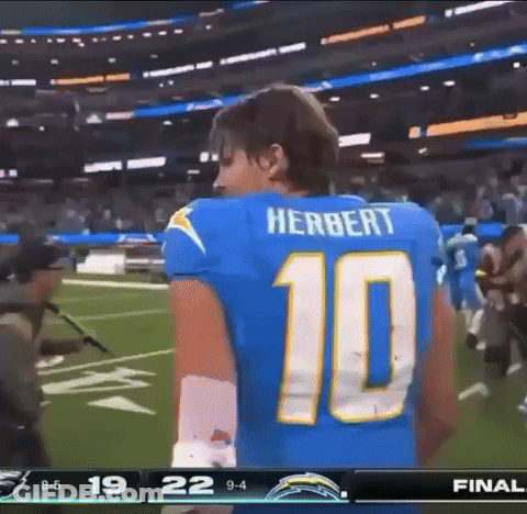 A Football Player Wearing A Number 10 Jersey GIF