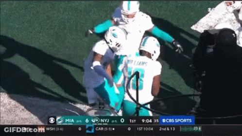 A Football Player With The Number 16 On His Jersey GIF