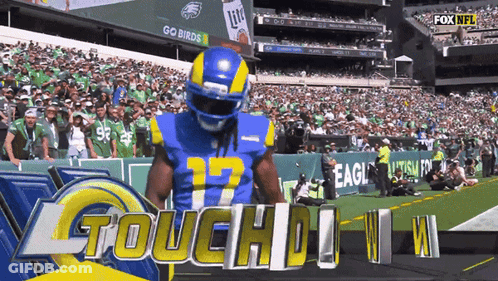 A Football Player With The Number 17 On His Uniform GIF