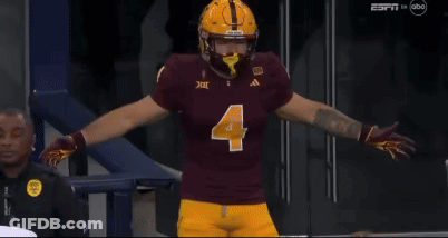 A Football Player With The Number 4 On His Shirt GIF