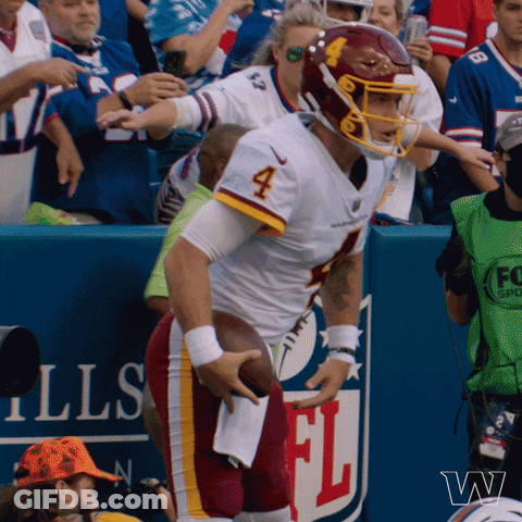 A Football Player With The Number 4 On His Uniform GIF