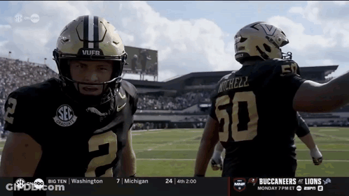 A Football Player With The Number 50 On The Back GIF