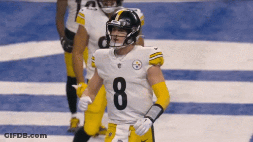 A Football Player With The Number 8 On His Uniform GIF