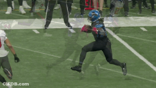 A Football Player With The Number 8 On Their Jersey GIF