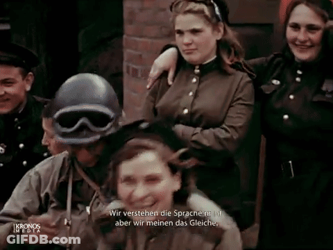 A Group Of Soldiers Are Posing For A Picture With The Caption " Wir Verstehen Die Sprache " GIF