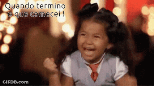 A Little Girl Is Crying With The Words " Quando Termine O Que Comecei " Behind Her GIF