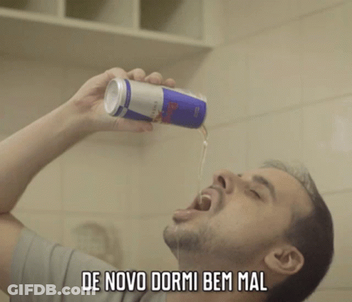 A Man Drinking From A Can Of Red Bull With The Words De Novo Dormi Bem Mal Below Him GIF
