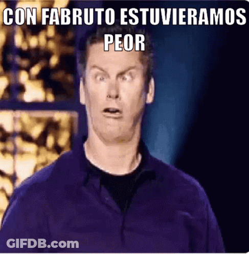 A Man In A Purple Shirt Is Making A Funny Face With The Words Con Fabruto Estuvieramos Peor GIF
