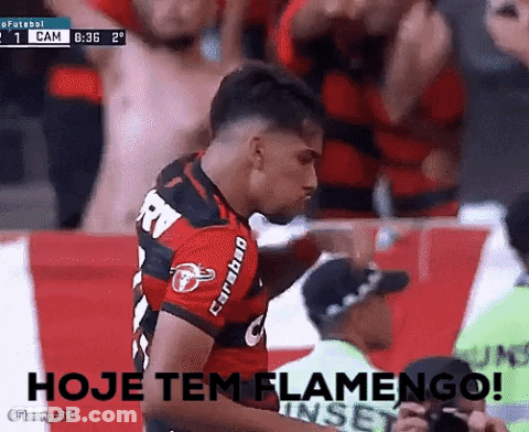 A Man In A Soccer Uniform Says Hoje Tem Flamengo In Front Of A Crowd . GIF