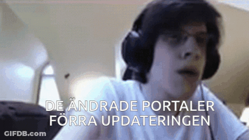 A Man Wearing Headphones Says De Andrade Portaler GIF