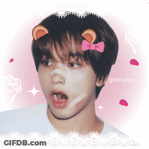 A Picture Of A Boy With A Pink Bow On His Head And The Name Gekihatsu GIF
