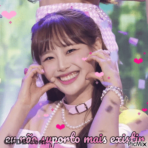 A Picture Of A Girl With The Words Eu Não Suporto Mais Existin Written On It GIF