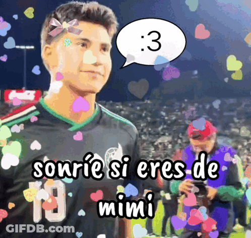 A Picture Of A Soccer Player With A Speech Bubble Saying " Sonrie Si Eres De Mimi " GIF