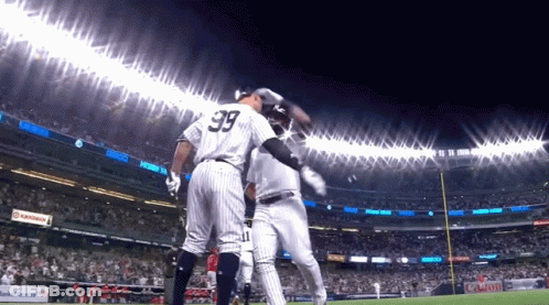 A Player With The Number 39 On Their Jersey GIF