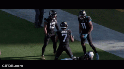 A Player With The Number 7 On Their Jersey GIF