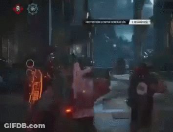 A Screenshot Of A Video Game With The Words " Tu Lider Esta Muerto " On The Bottom GIF