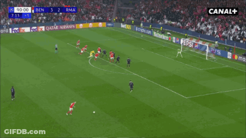A Soccer Game Between Ben And Rma Is Being Shown On Canal + GIF