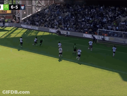 A Soccer Game Is Being Played With A Score Of 6 To 5 GIF