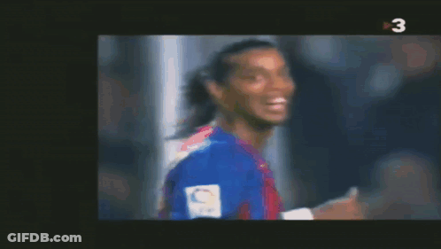 A Soccer Player Giving A Thumbs Up With El Lider Written On The Bottom GIF