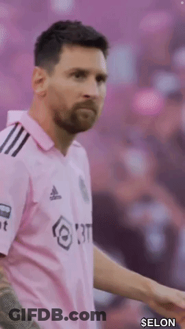A Soccer Player In A Pink Shirt With The Word Selon On The Bottom GIF