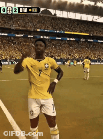 A Soccer Player In A Yellow Shirt With The Number 7 On It GIF