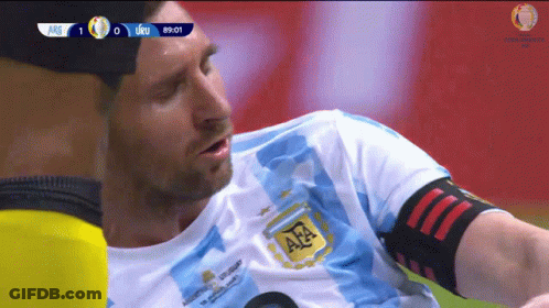 A Soccer Player Wearing A Blue And White Jersey With The Letters Afa On It GIF