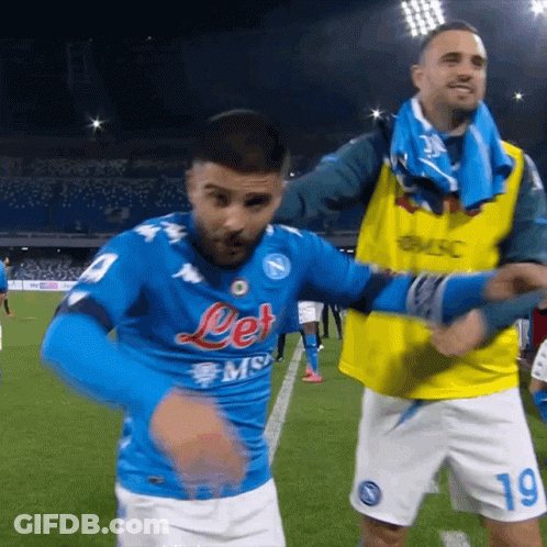 A Soccer Player Wearing A Blue Jersey With Let Ms On It GIF