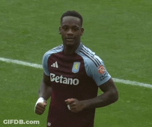 A Soccer Player Wearing A Jersey That Says Betano GIF