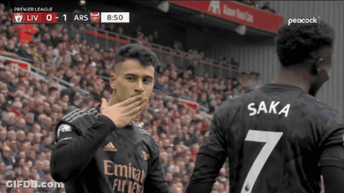 A Soccer Player Wearing A Jersey That Says Saka GIF