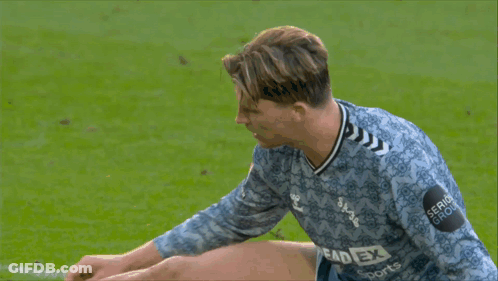 A Soccer Player Wearing A Jersey That Says Spre Dex GIF