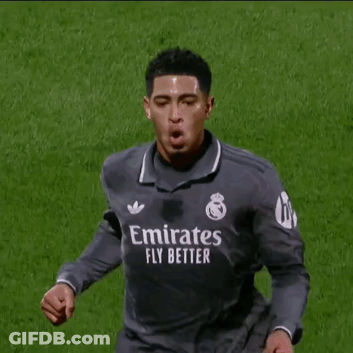A Soccer Player Wearing A Jersey That Says Tes On It GIF