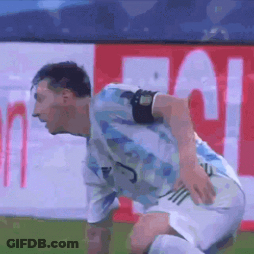 A Soccer Player Wearing A Jersey With The Number 5 On It GIF