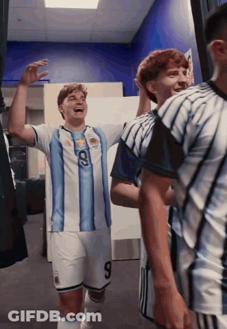 A Soccer Player Wearing A Jersey With The Number 8 On It GIF