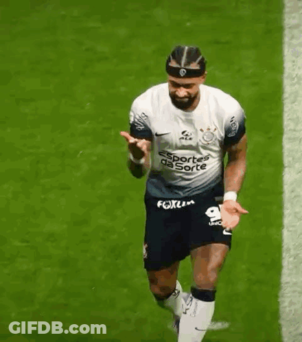 A Soccer Player Wearing A White Shirt That Says Esportes Da Sorte GIF