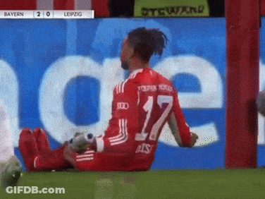 A Soccer Player With The Number 17 On Their Jersey GIF