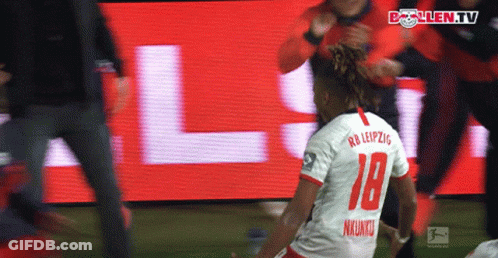 A Soccer Player With The Number 18 On Their Jersey GIF
