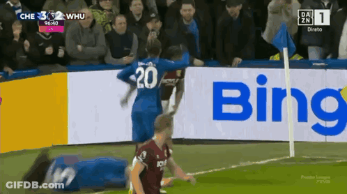 A Soccer Player With The Number 20 On His Back GIF