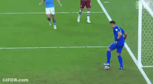 A Soccer Player With The Number 20 On His Shirt GIF