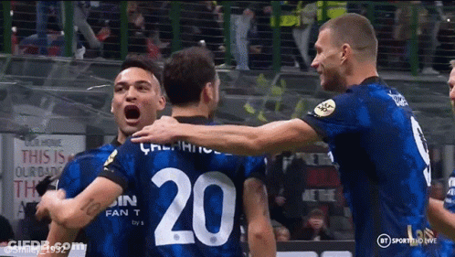 A Soccer Player With The Number 20 On His Shirt GIF