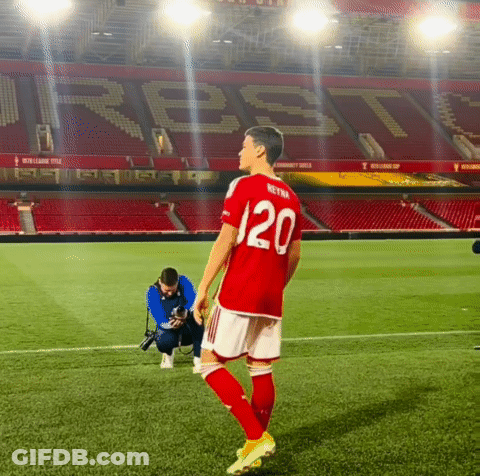 A Soccer Player With The Number 20 On The Back Of His Shirt GIF