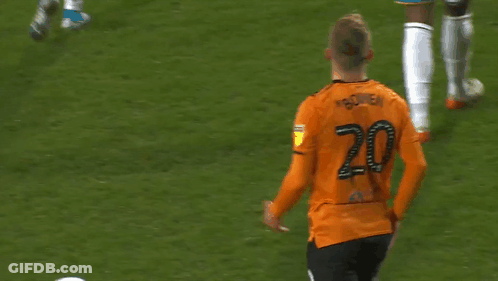 A Soccer Player With The Number 20 On The Back Of His Shirt GIF
