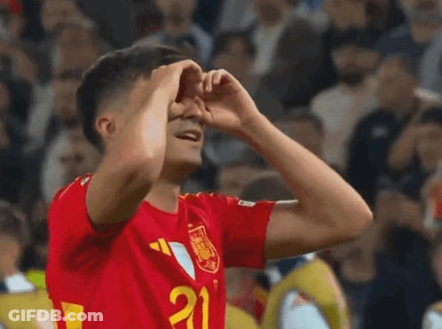 A Soccer Player With The Number 21 On His Shirt GIF